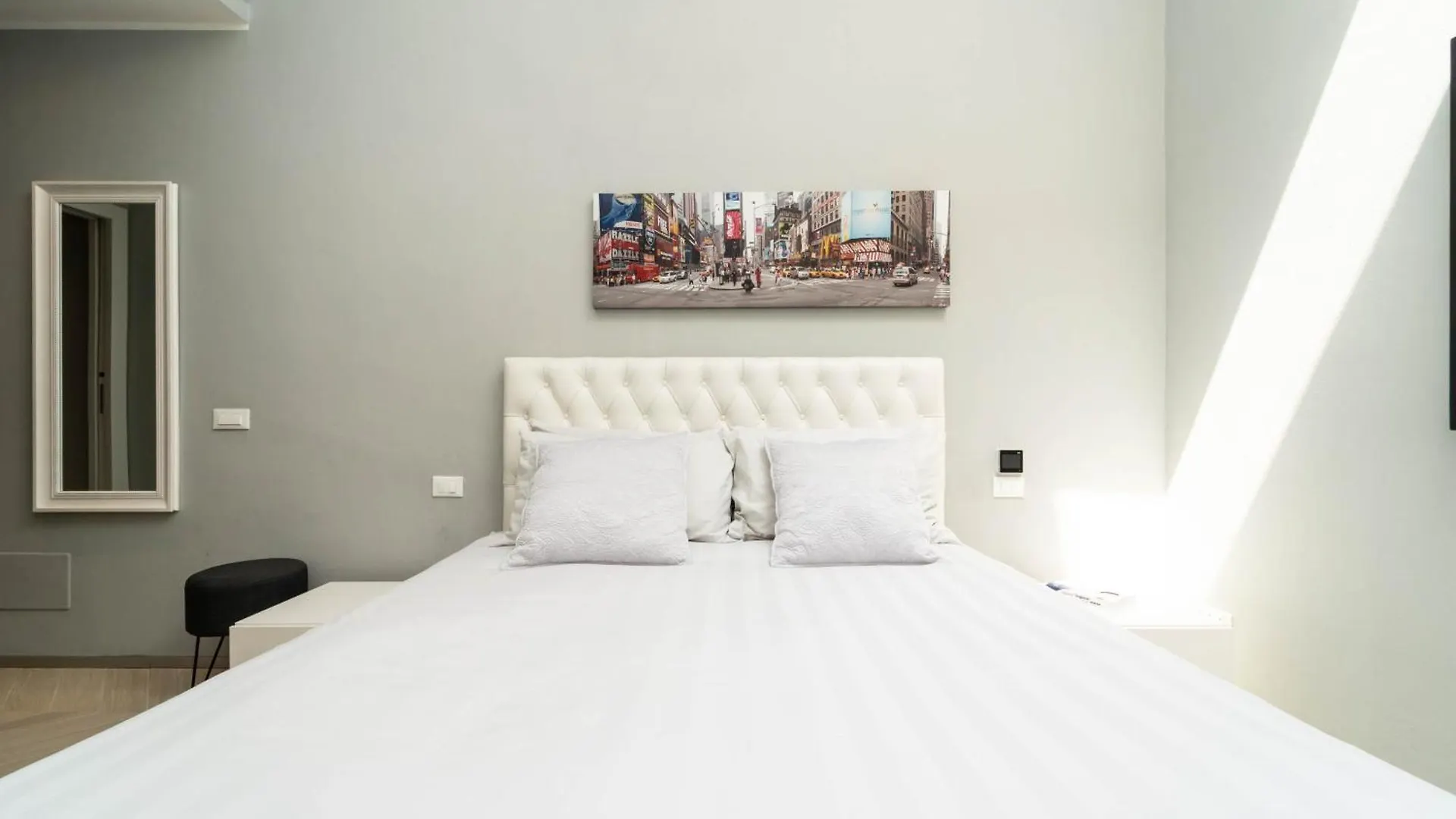 Lr Deluxe Apartments - Loft Di Lusso - Repubblica Milan
