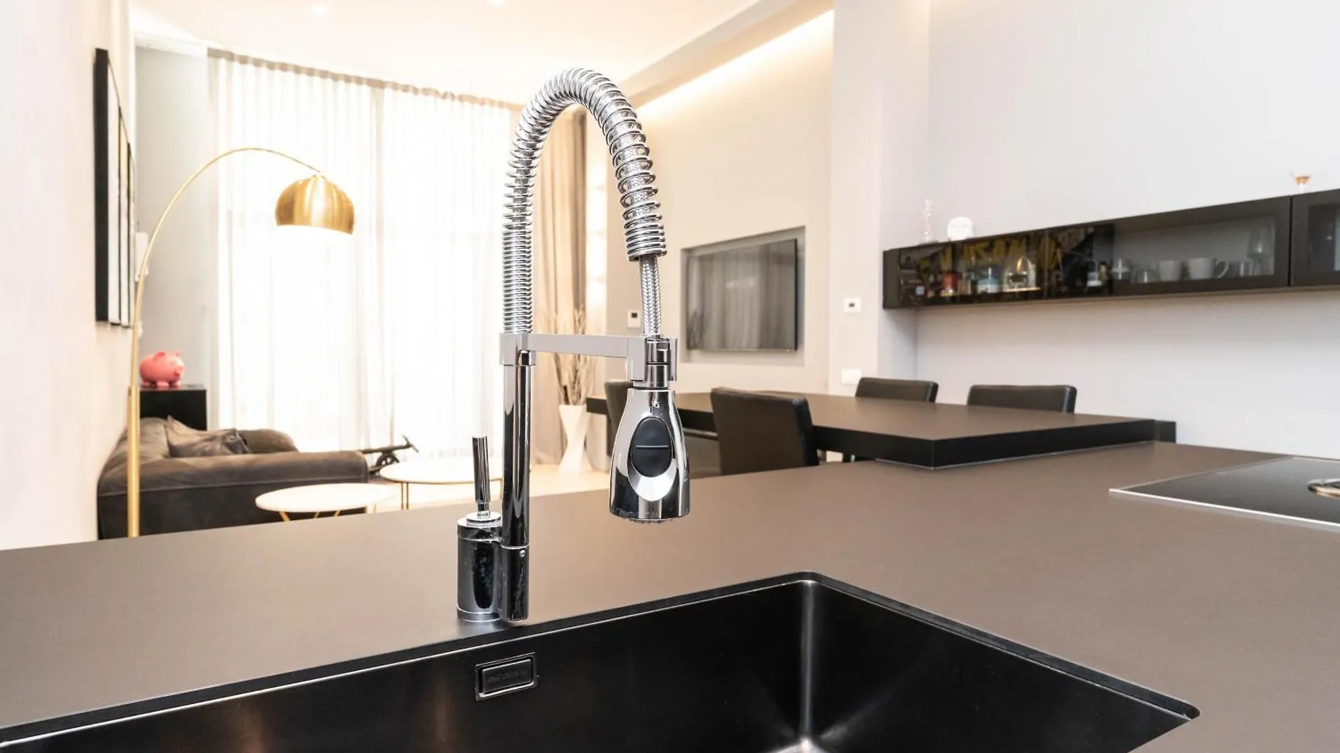 Lr Deluxe Apartments - Loft Di Lusso - Repubblica Milan Italy